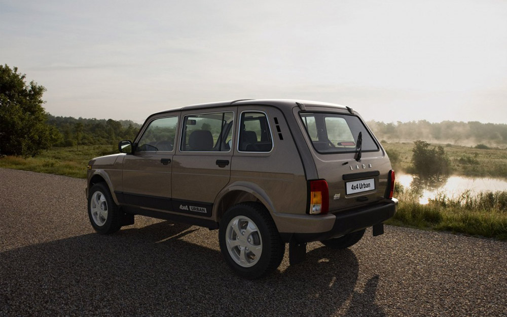 Lada Niva are motoare Euro 6 și e mai ieftină decât Dacia Duster