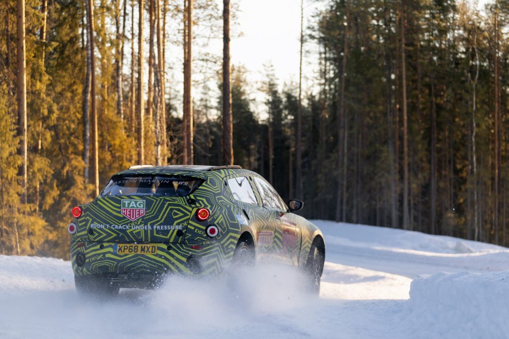 Aston Martin DBX (10)