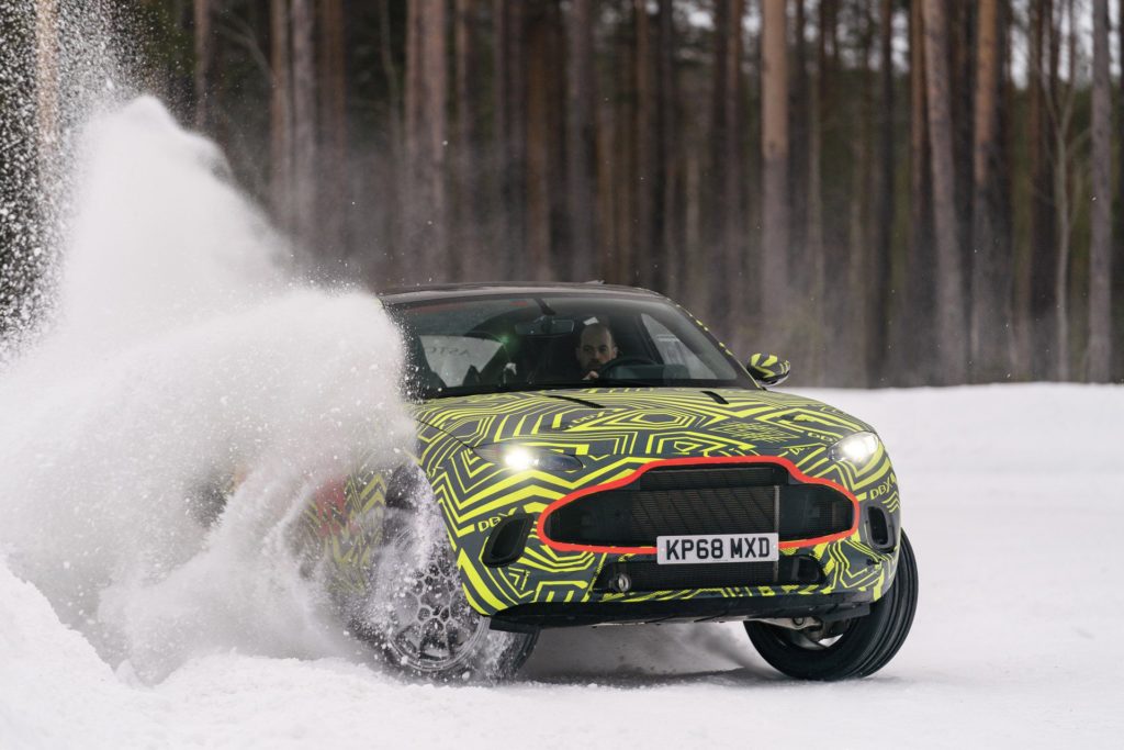 Aston Martin DBX (2)