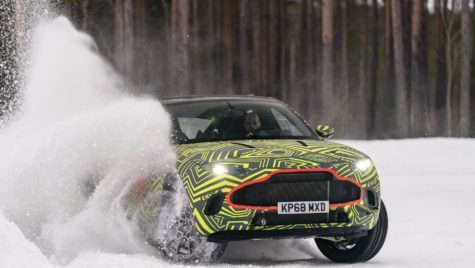 Spionaj: Primul SUV de la Aston Martin, DBX, testează pe zăpadă